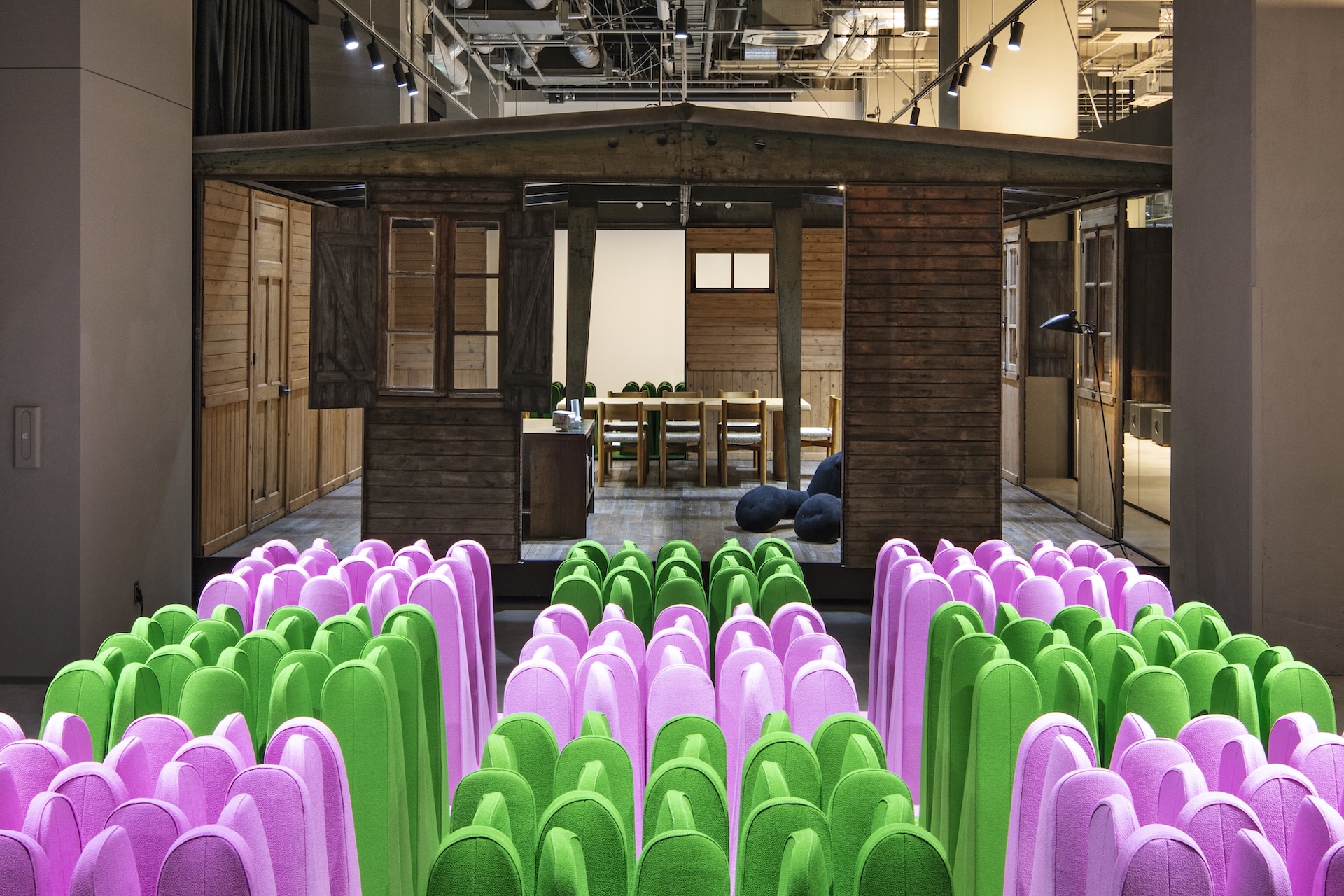 NOT A HOTEL / THE NIGO HOUSE 74ページ 非売品 NOT A HOTEL / THE