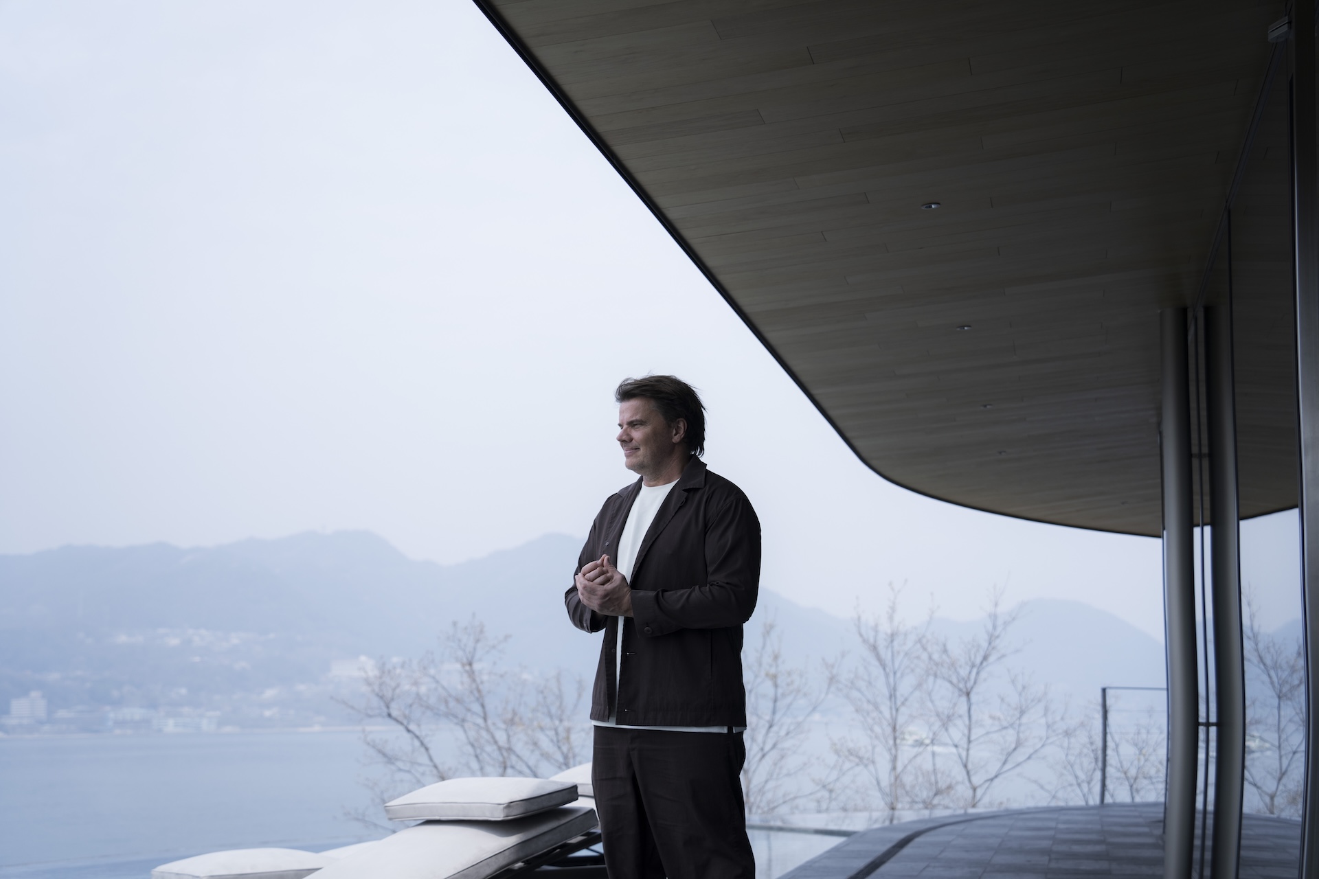 【自宅から日本海を望む】 自宅から日本海を望む】 日本画のような景色の中に住まう
