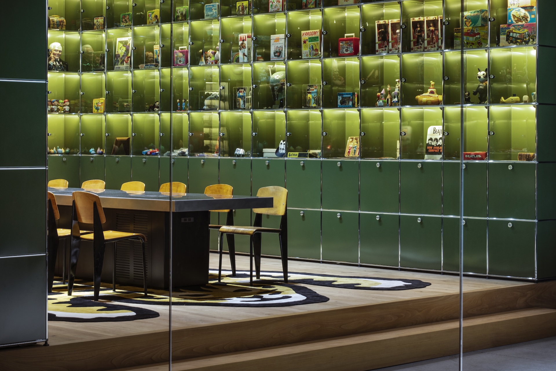 NOT A HOTEL / THE NIGO HOUSE 74ページ　非売品 TOKYOオーナー専用ラウンジ「THE NIGO LOUNGE」が都内にオープン