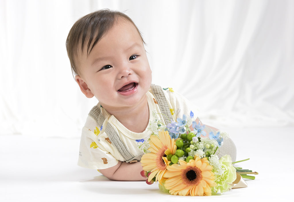 花束と赤ちゃん