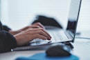 独立したいなら副業から始めるのがおすすめの5つの理由｜注意点や必要なステップも解説