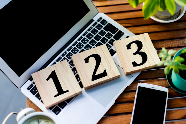 会社員に人気の副業ランキング|キャリアに形成に活かせる副業や探し方を解説