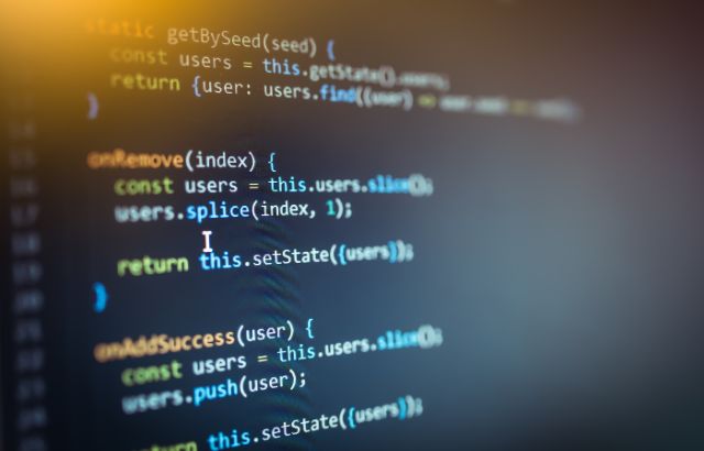 【入門編】Reactとは？人気の理由や特徴、メリットをわかりやすく解説