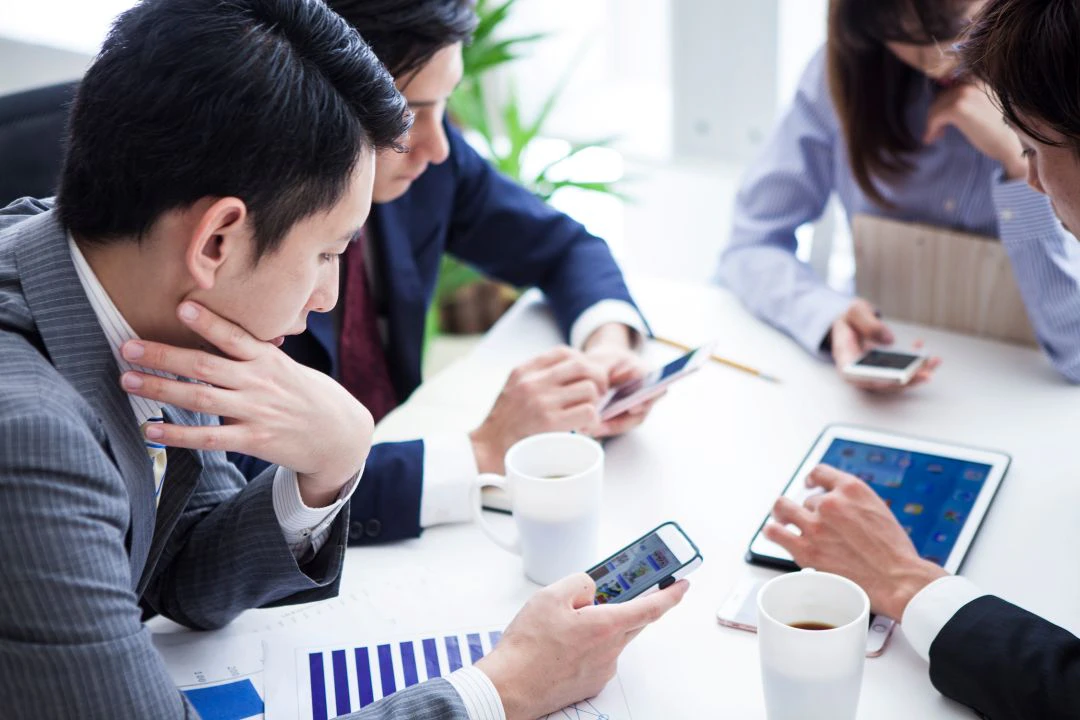 副業の情報交換はどこでする？方法やコミュニティ活用術・注意点を徹底解説