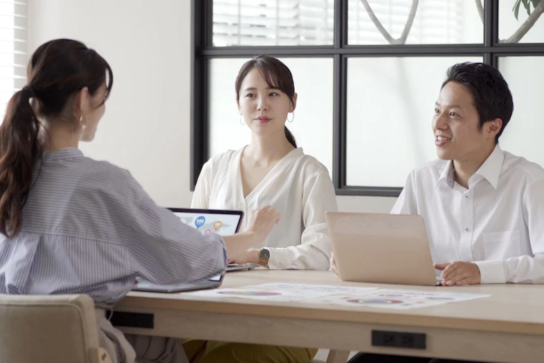 副業で活躍したいならコミュニケーションが重要|失敗例やコツを徹底解説