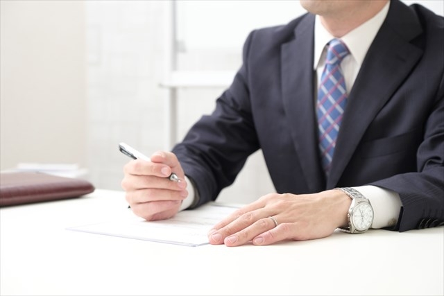 新卒のエンジニアを採用するときの注意点とは?採用方法や現状の市場を解説