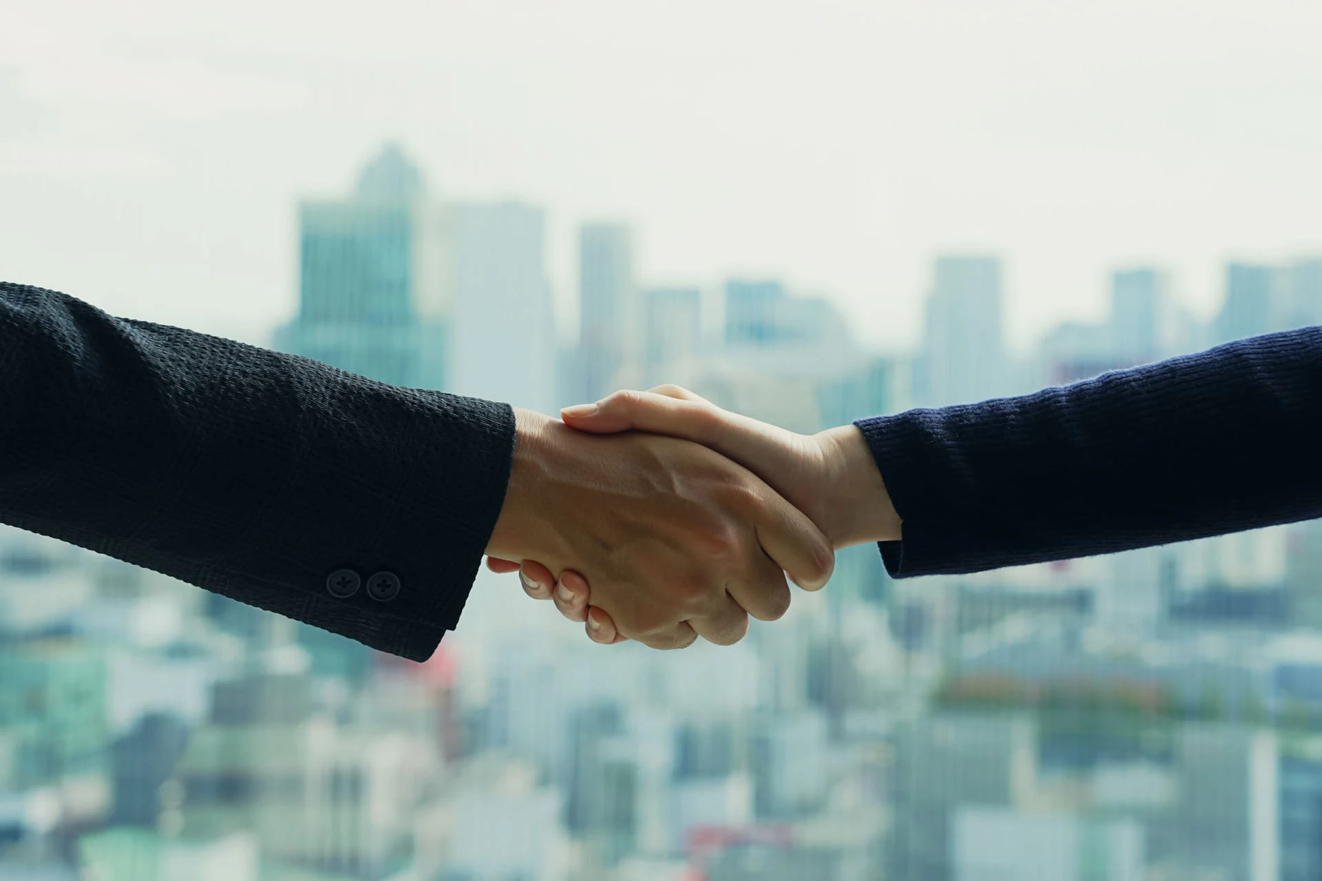 事業承継とは? 方法と基本的な流れ、利用できる税制・補助金をわかりやすく解説