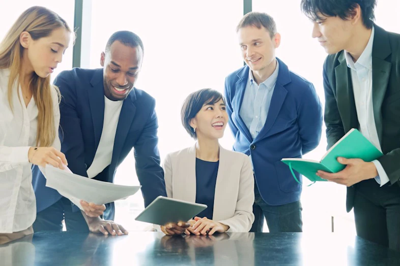 フリーランスとして英語力を活かすには?案件の探し方や獲得戦略・活躍のポイントを解説