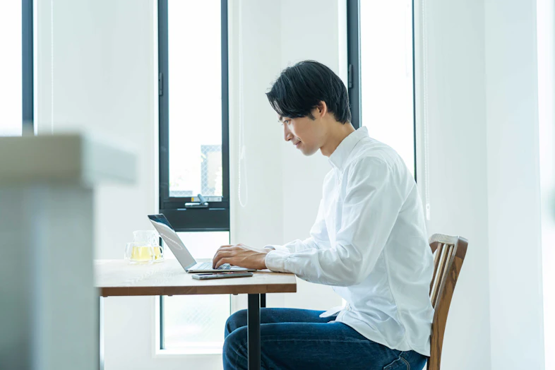 地方副業とは?注目されている背景、個人や企業が取り組むメリットとデメリットを解説
