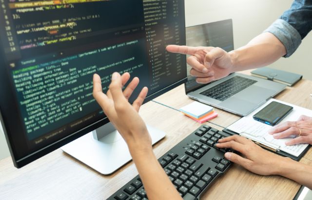 Vue.jsを扱うエンジニアの年収相場は？年収を上げる4つの方法についても紹介