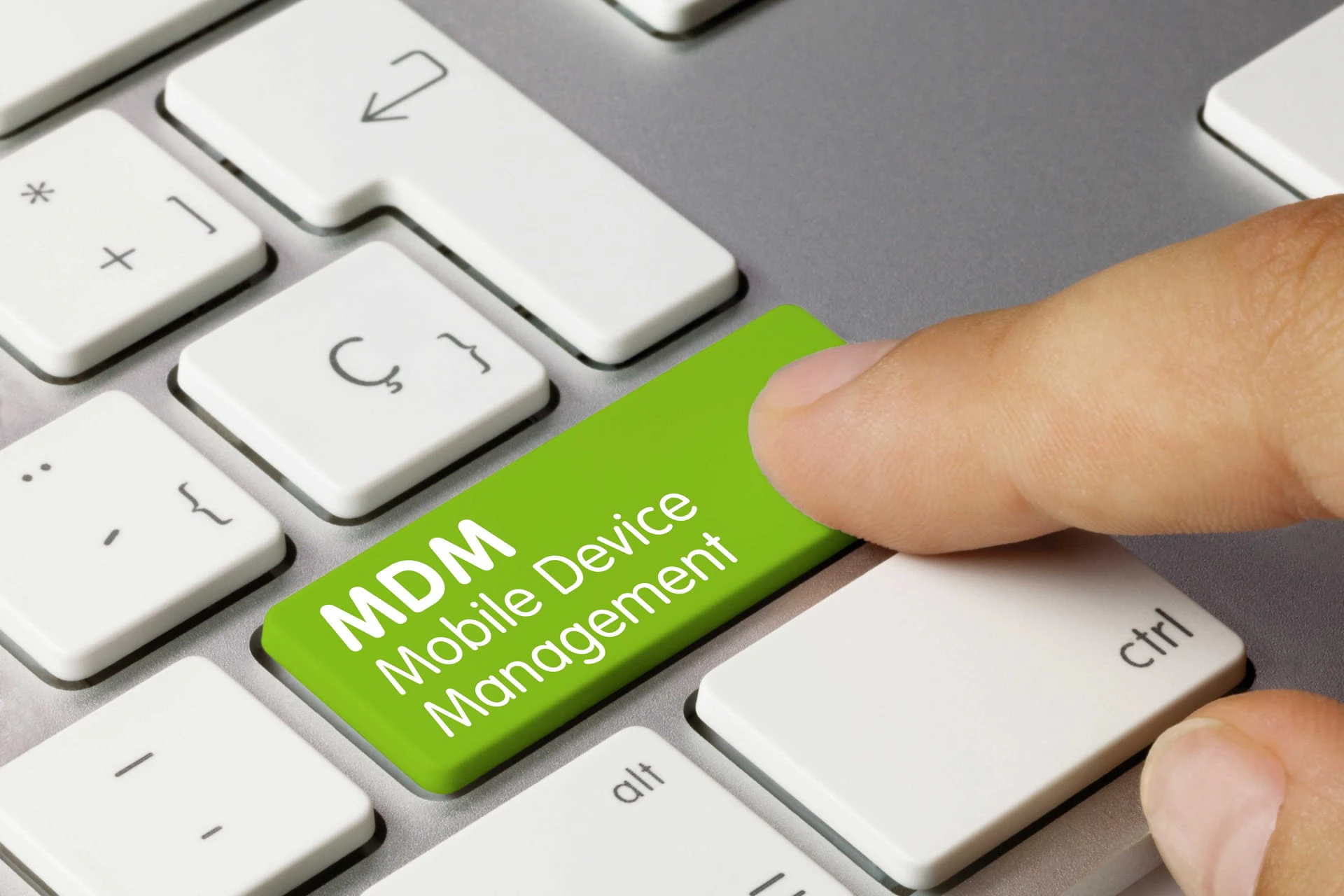 MDM(モバイルデバイス管理)とは?導入するメリットやデメリットをわかりやすく解説