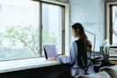 フリーランスのメリットとデメリット｜会社員との違いや向き不向き、必要な準備も解説