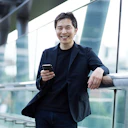 姥貝 賢次氏