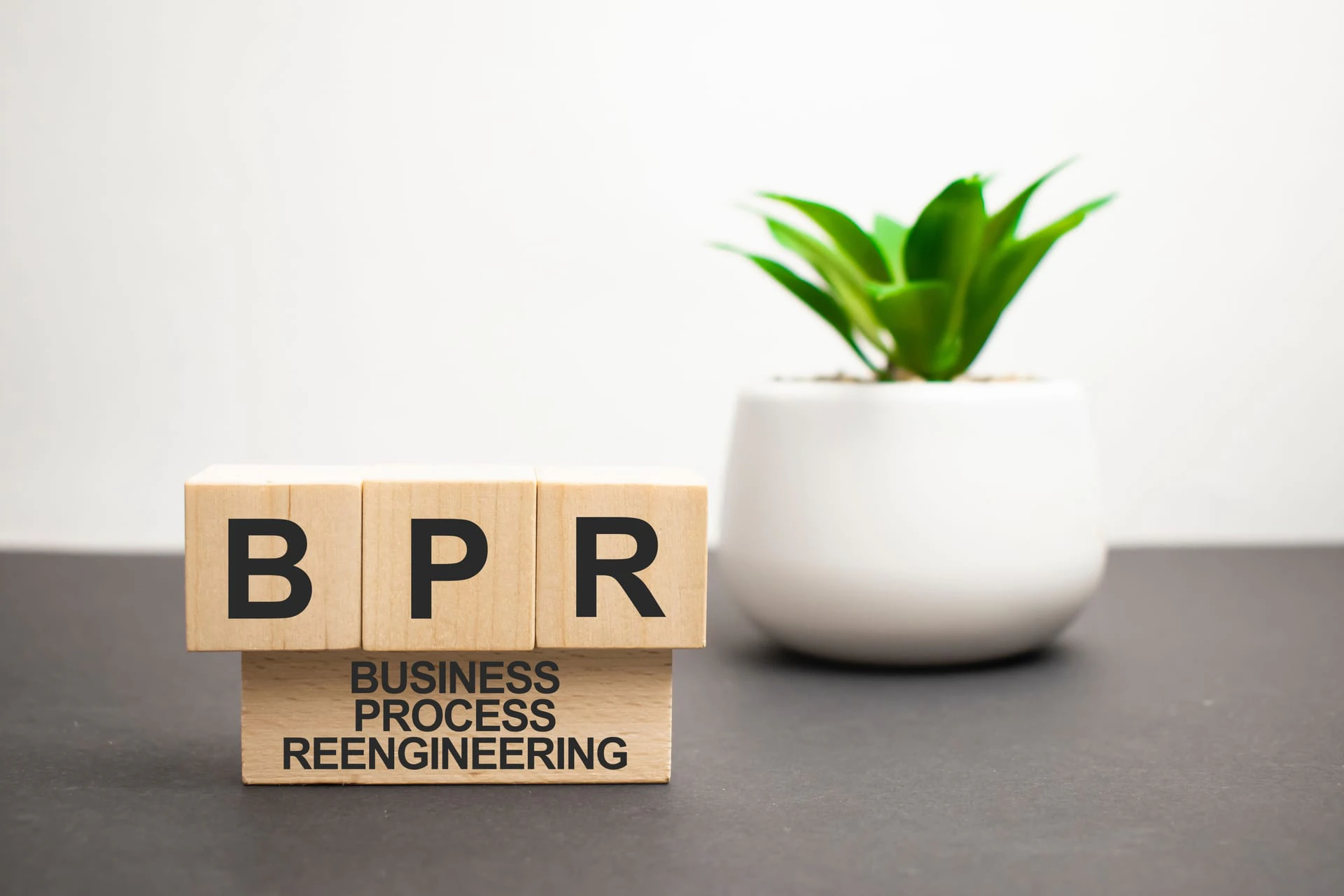 BPRとは?業務改善との違いや導入事例をわかりやすく解説