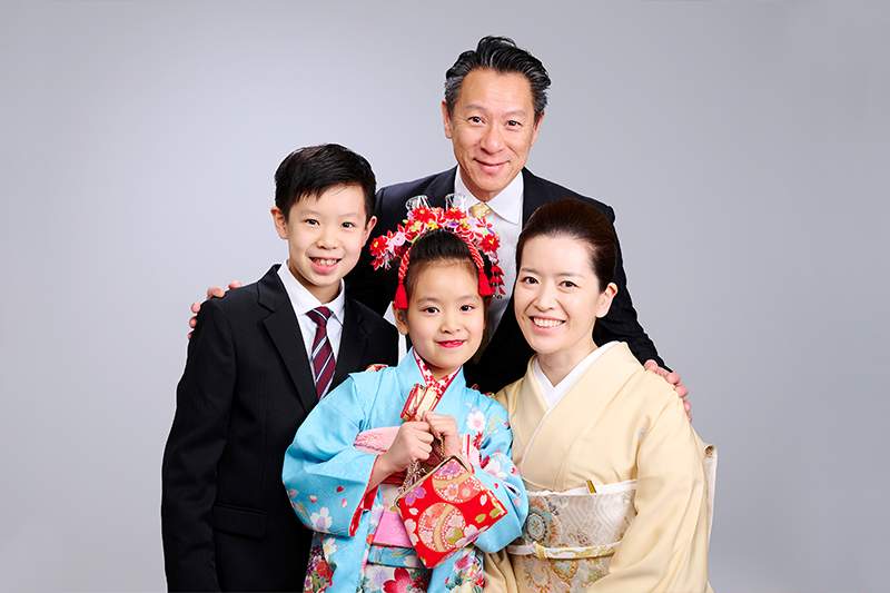 スタジオでの七五三記念写真