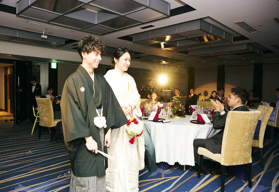 京王プラザホテルで披露宴入場シーン