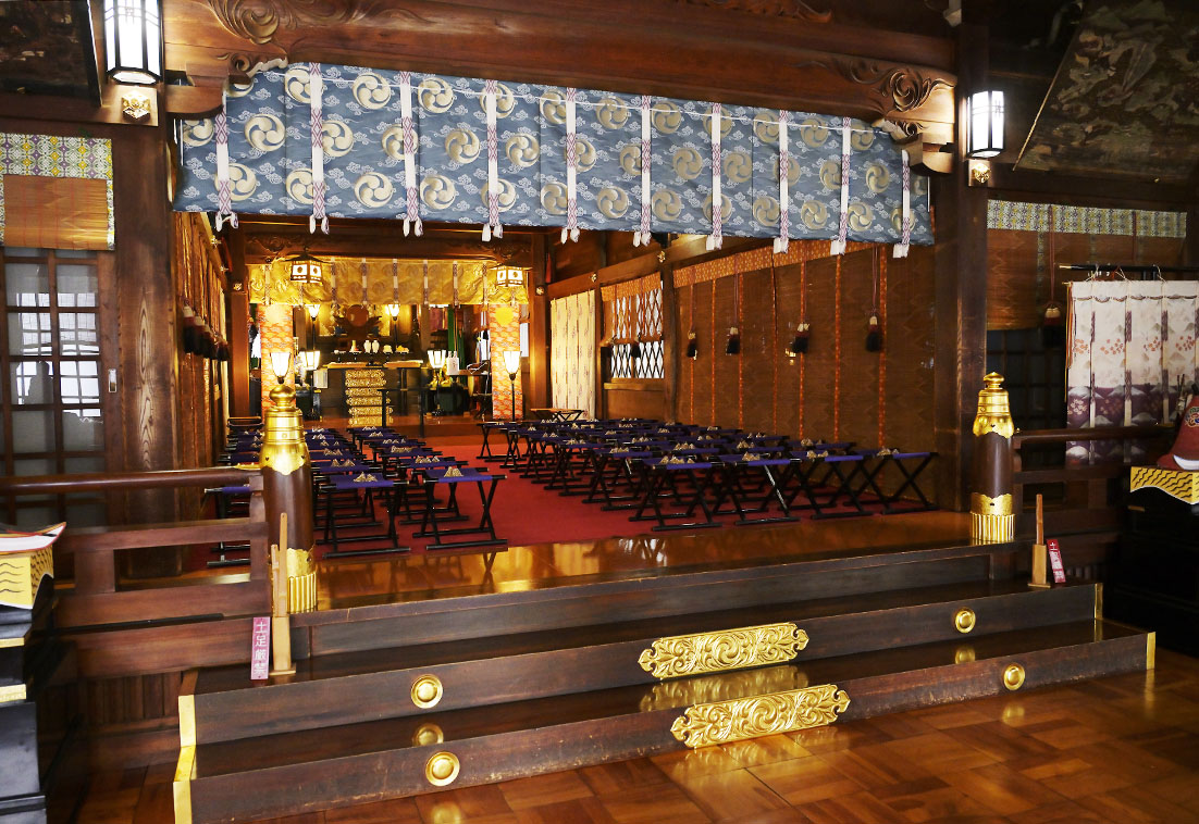 新宿十二社熊野神社の本殿の風景