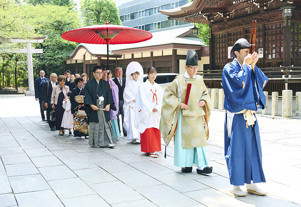 新宿十二社熊野神社で結婚式 参進