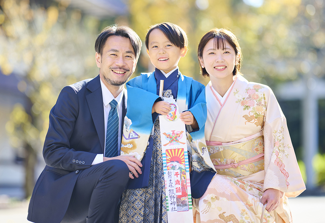熊野神社での七五三の家族写真