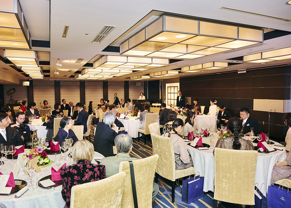 京王プラザホテルでの披露宴の様子