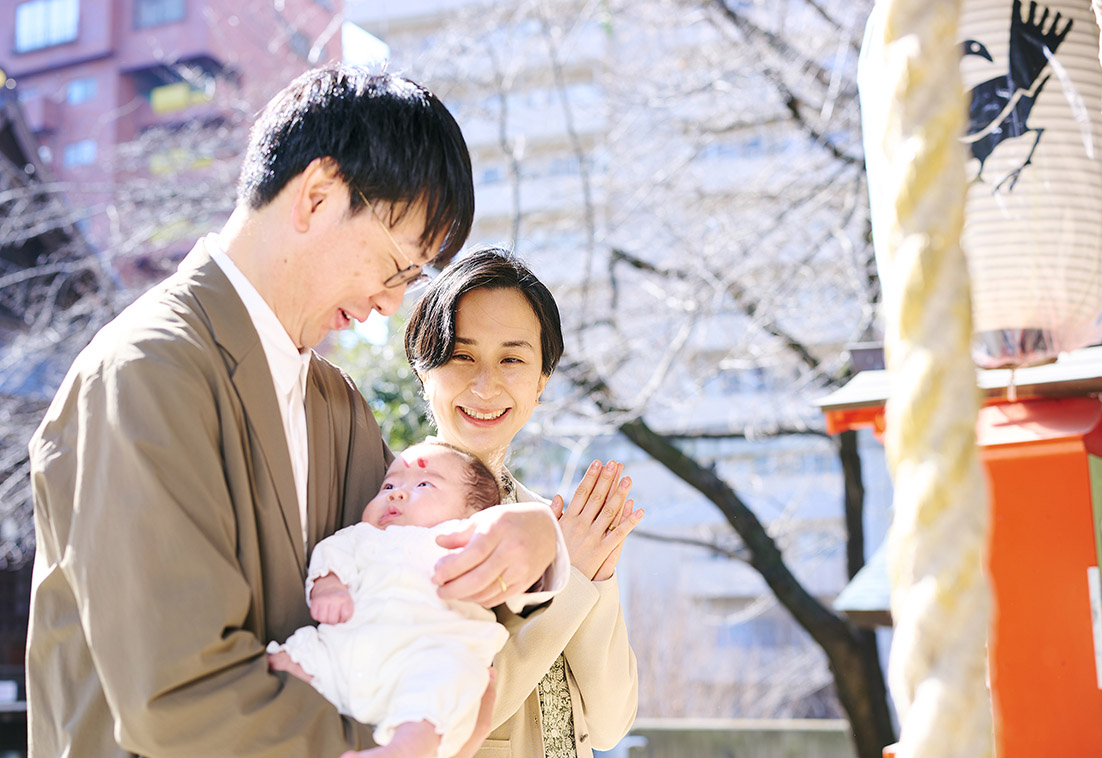 お宮参りのお参り風景