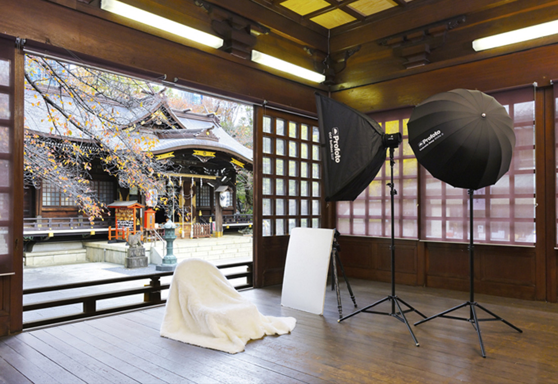 新宿十二社熊野神社でのストロボ機材撮影風景