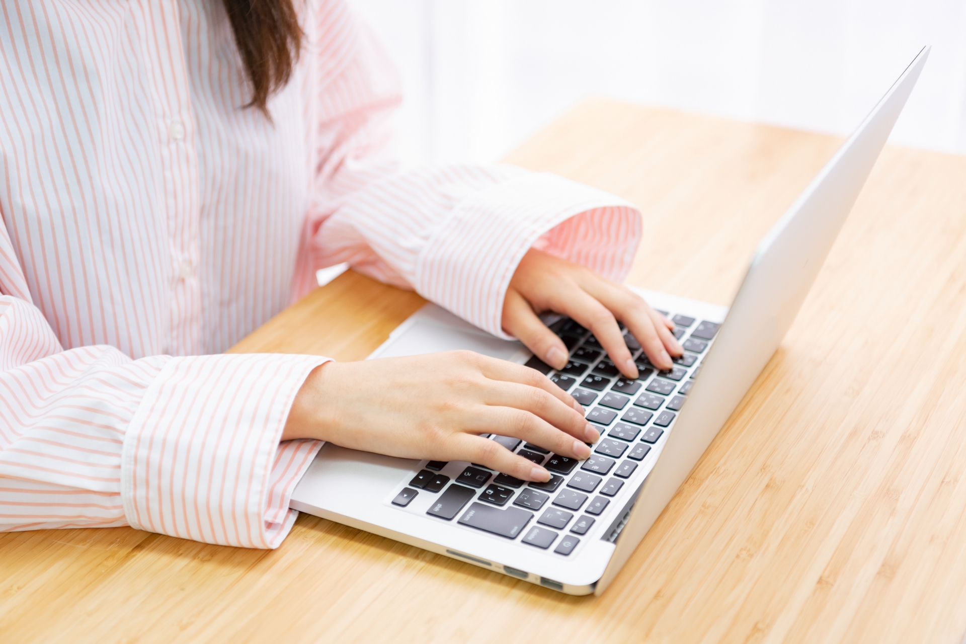 ホームページ制作はいくら？教室サイトの費用と無料で始める方法