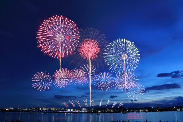 カラフルな花火