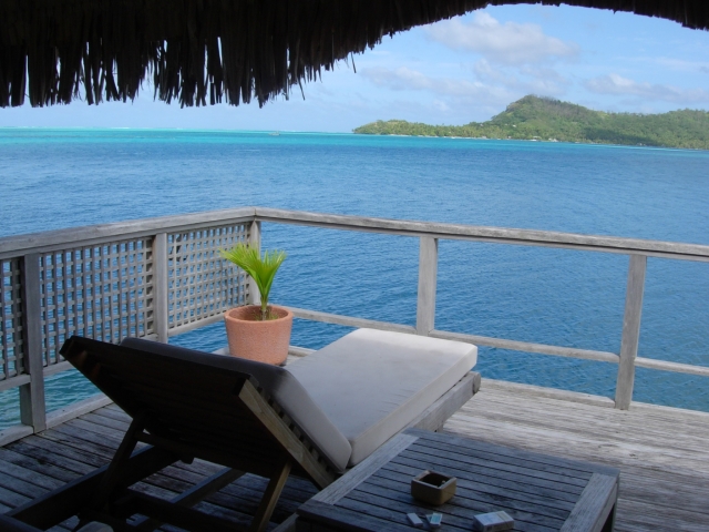 ボラボラ島　コテージ
