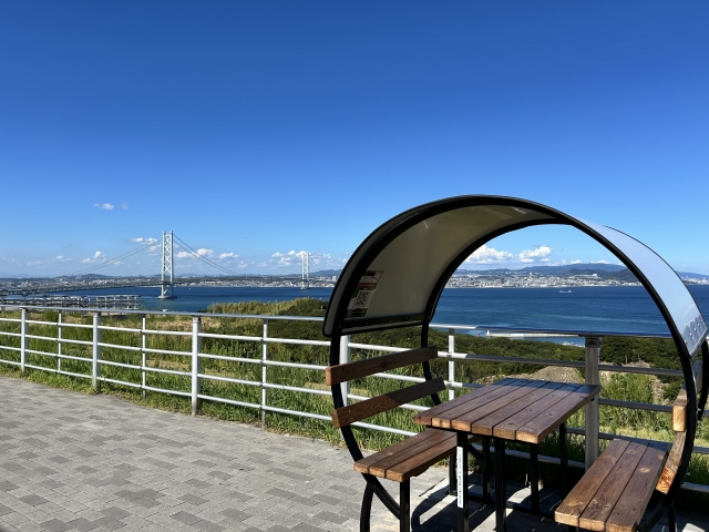 淡路SAから見た明石海峡大橋