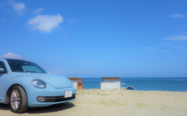 車と海