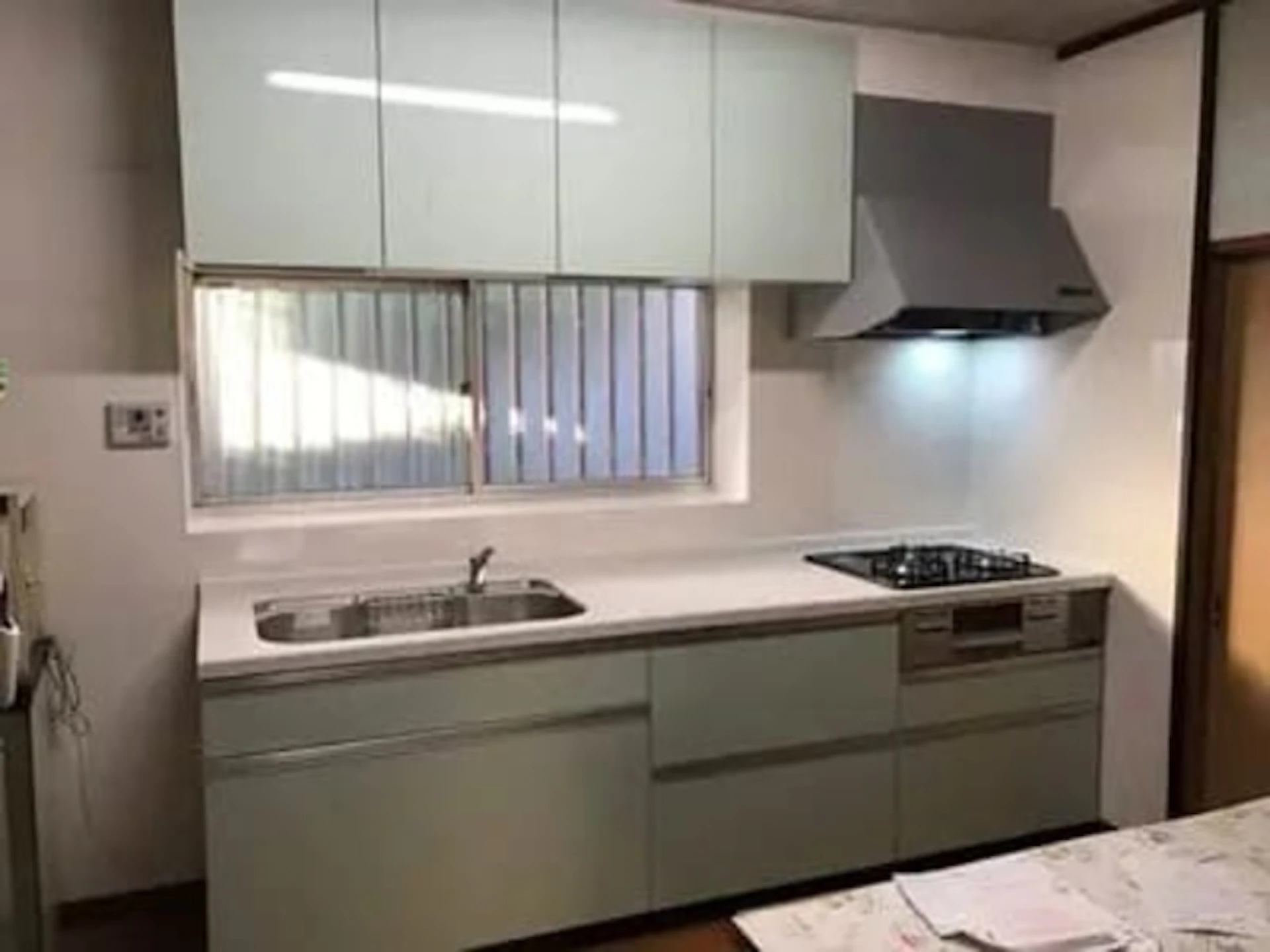 キッチンパネル施工で掃除のしやすさを実現!