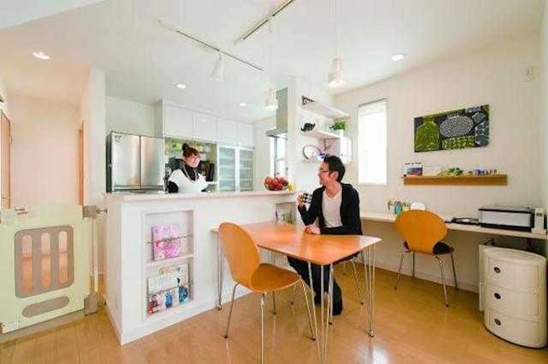 壁付け(背面式)のキッチンを、対面式に変更するご家庭も