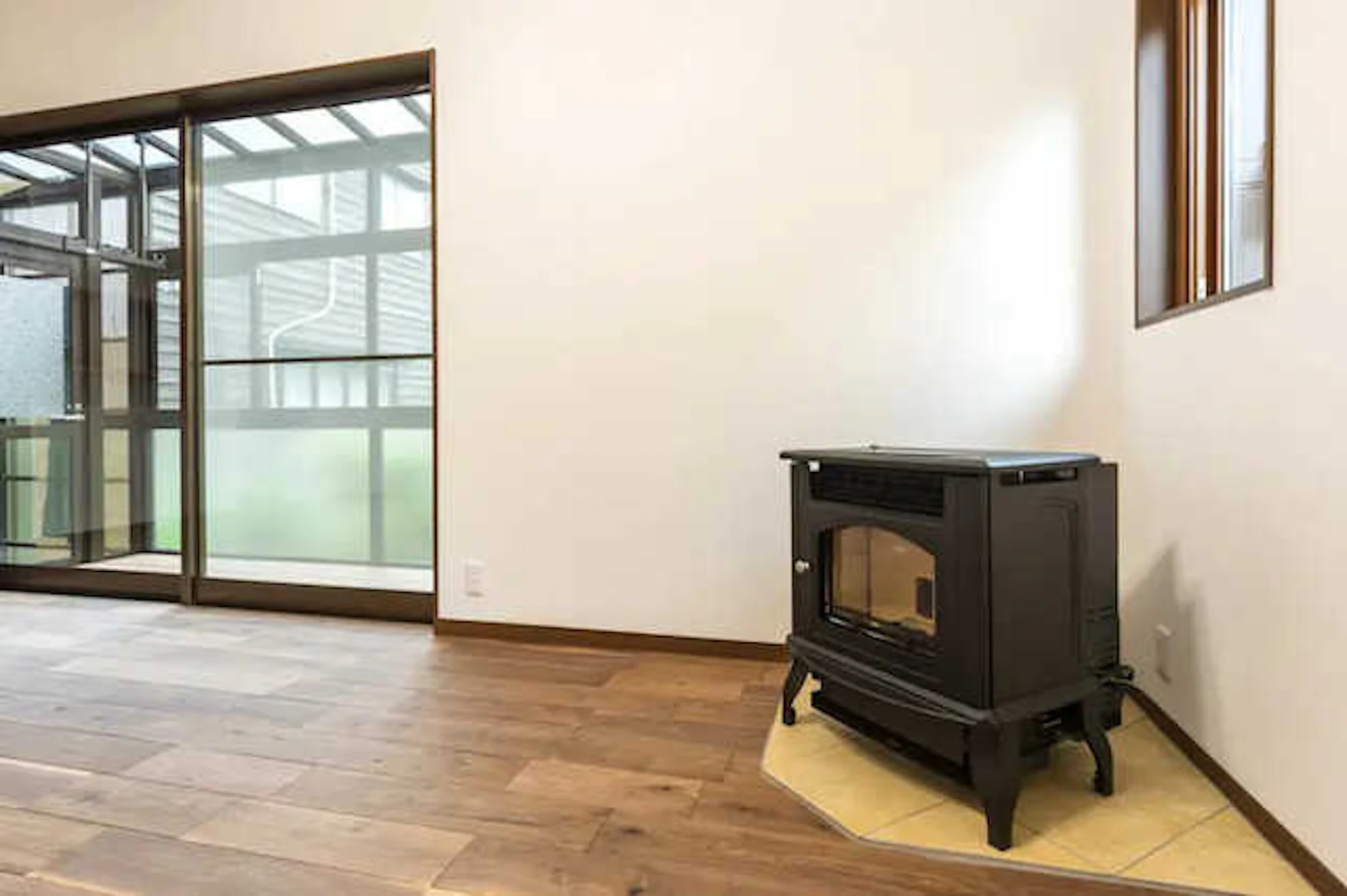 寒かった家に暖かいペレットストーブを導入