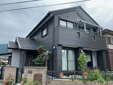 ダーク×ホワイトの組み合わせでイメージチェンジ