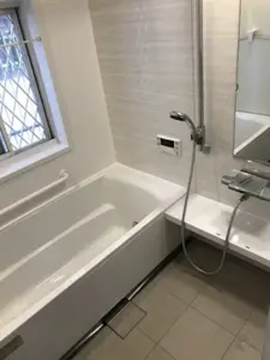 掃除しやすいタカラスタンダードのお風呂にリフォーム