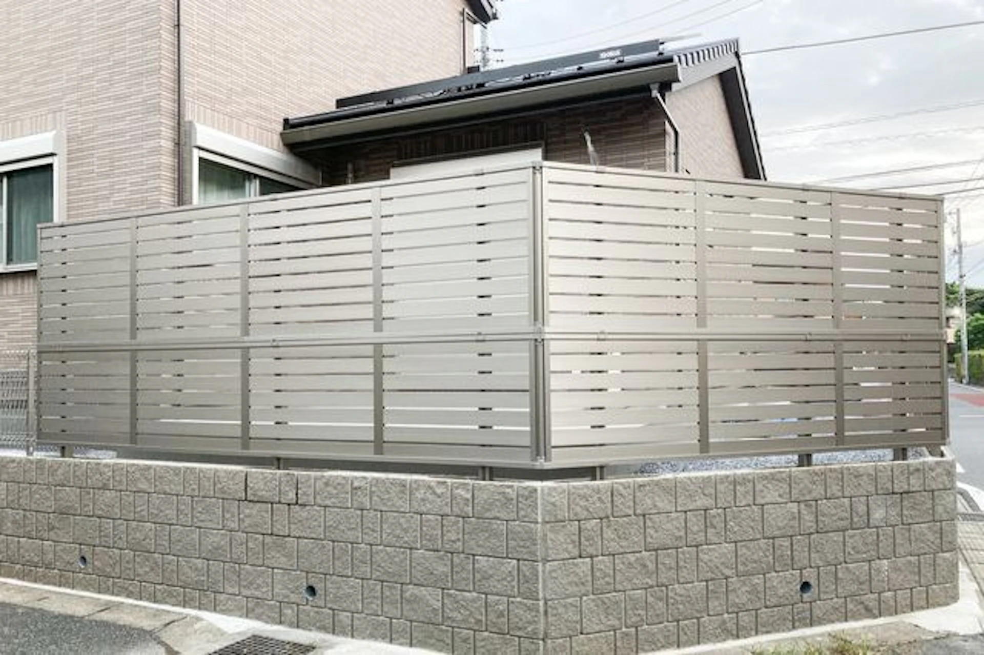 おしゃれなフェンスを建てるならプロへご相談を