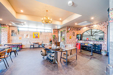 スケルトン構造に街並みを再現 遊び心溢れる空間にワンダフル