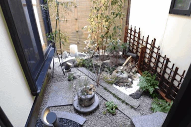 坪庭の紅葉を再生のリフォーム事例