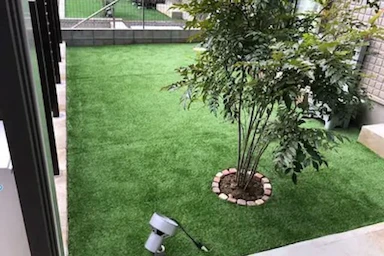 [46万円]人工芝と木樹脂フェンスのお庭