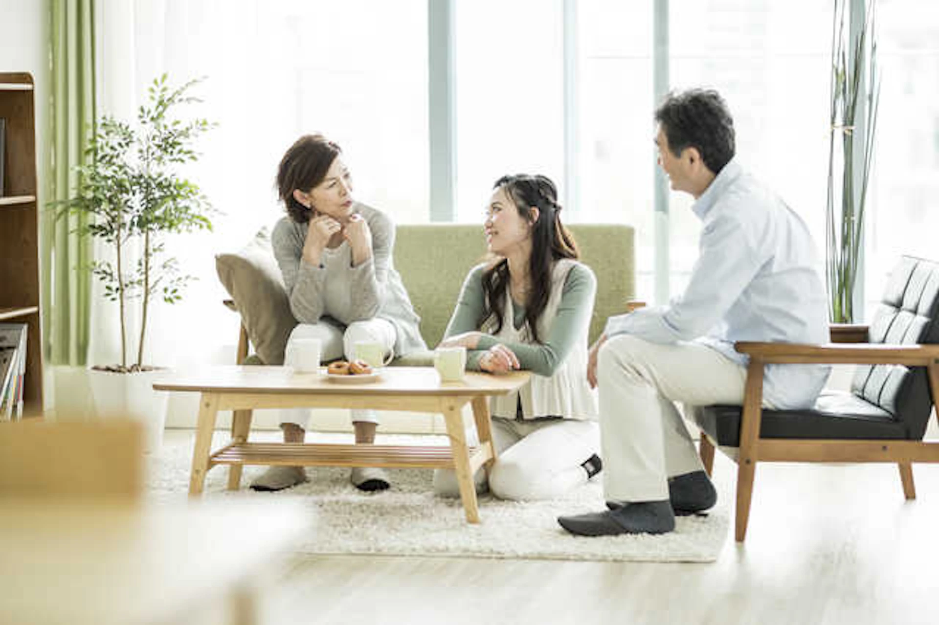 ロータイプのソファは部屋が広く見える