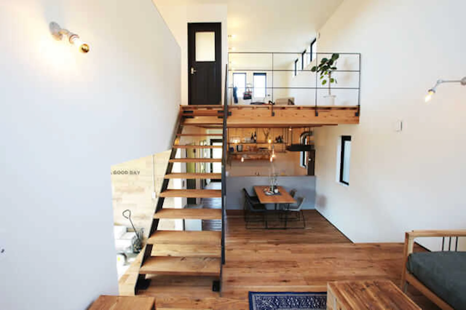 スケルトン階段のリフォーム価格・おすすめメーカー!メリット/デメリット/注意点と実例5選もご紹介