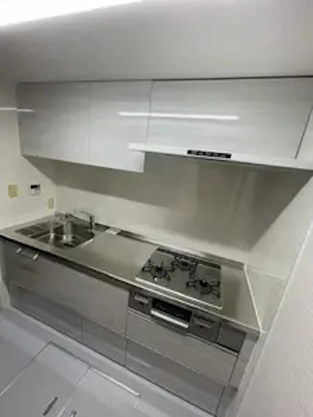 【事例⑤】収納力豊富な洗練されたキッチン