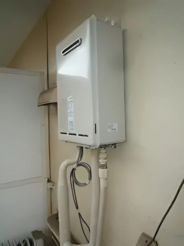 事例1： リンナイの給湯器を施工