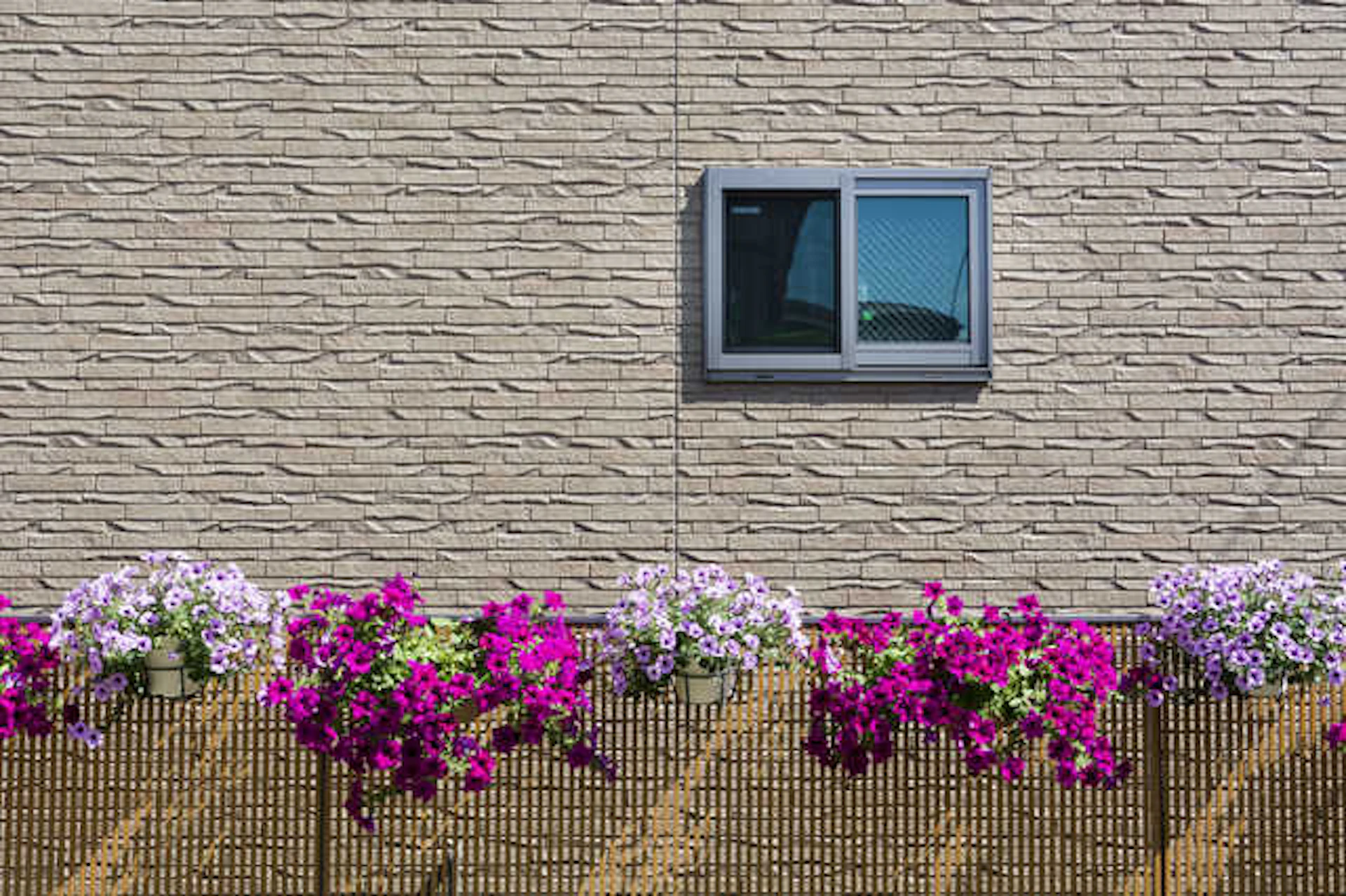 吊り下げタイプのプランターを活用