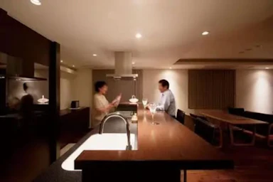 自然素材をつかったシックな空間に