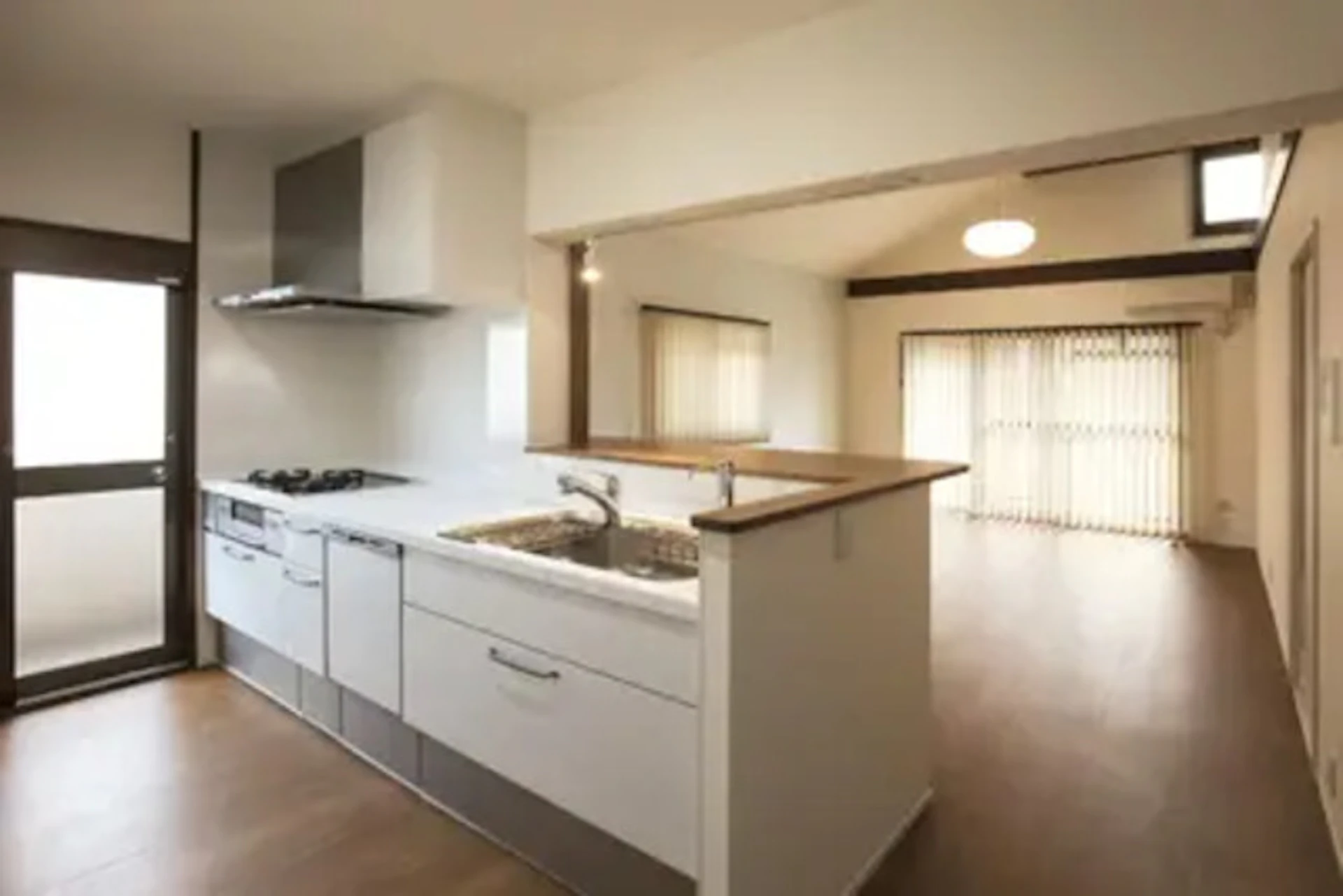 白を基調とした暮らしやすい間取りへと変更した後の画像