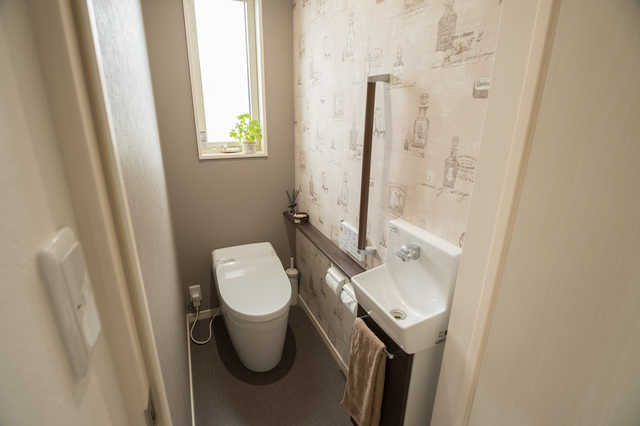 超美品！タンクレストイレ交換致します。 築浅物件取外し品 Installing a tankless toilet is not an easy task! Toilet