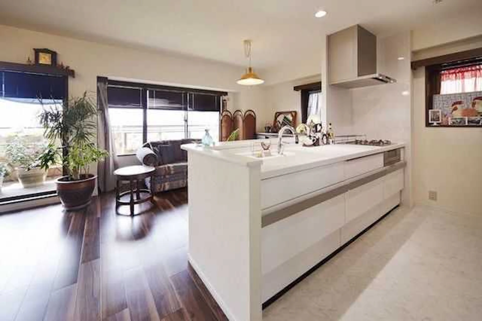 サムネイル：リクシル(LIXIL)システムキッチン比較・リフォーム価格/事例！リシェル・シエラSなどの特徴も紹介