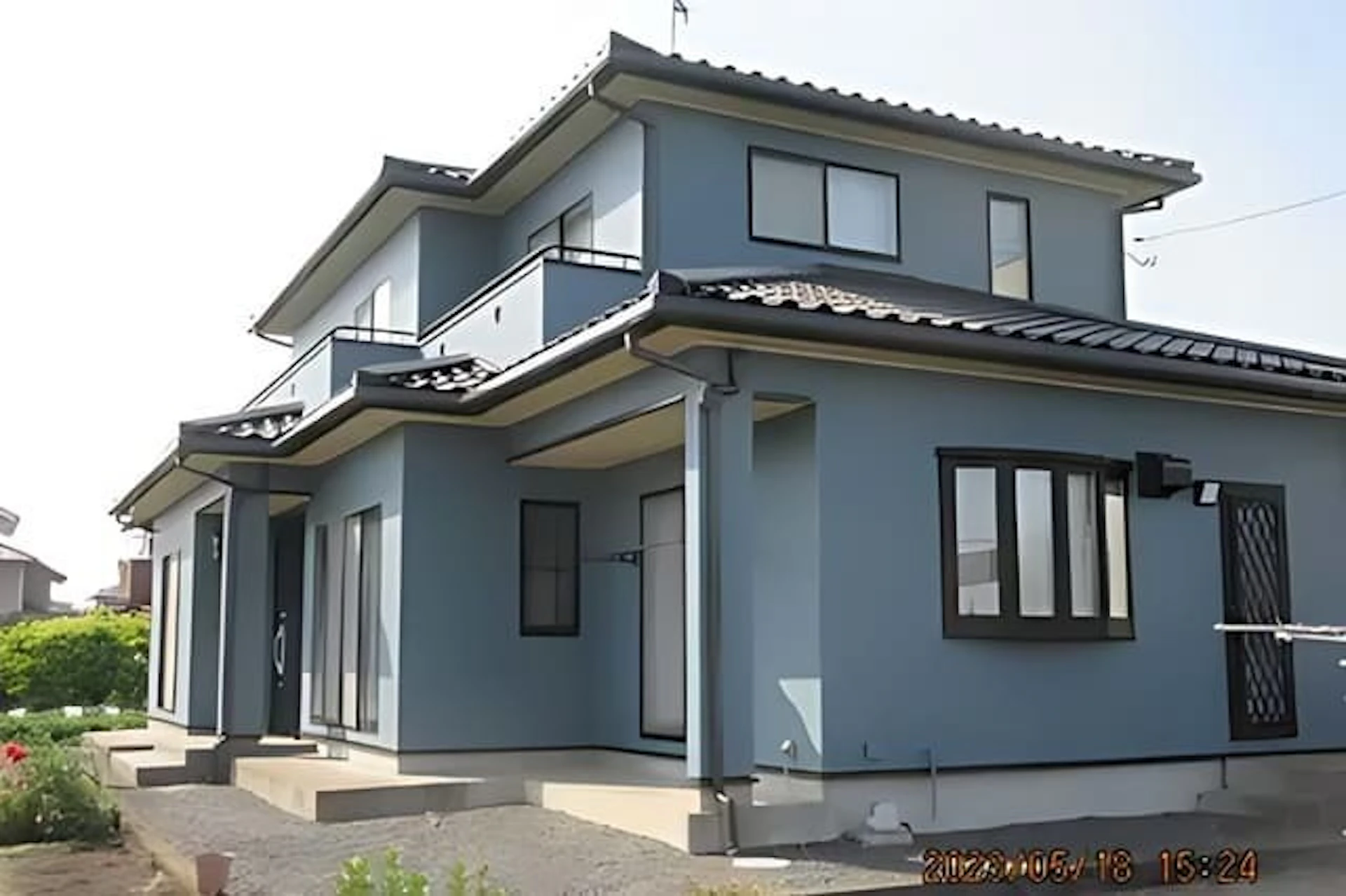 10年経過を機に外壁を好みのカラーに塗り直した事例